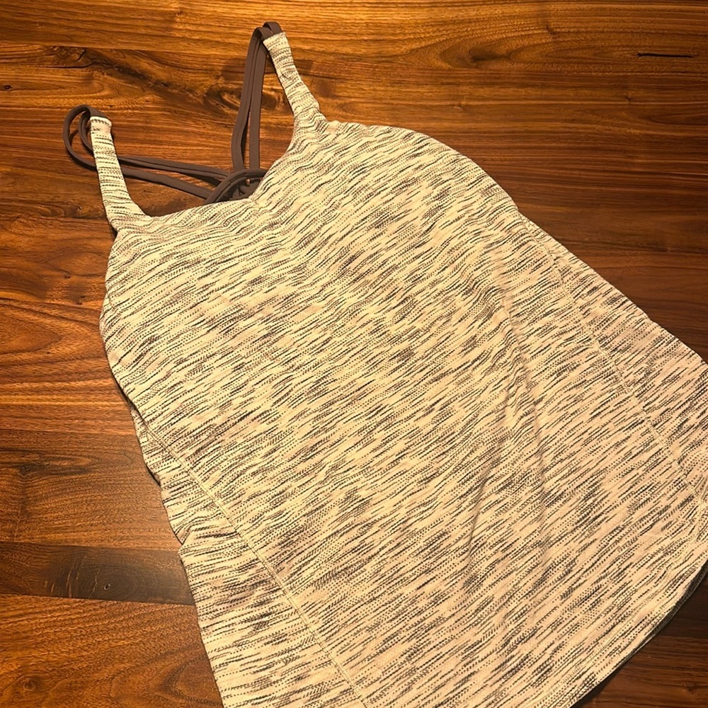 Lululemon workout tank with built in sports bra